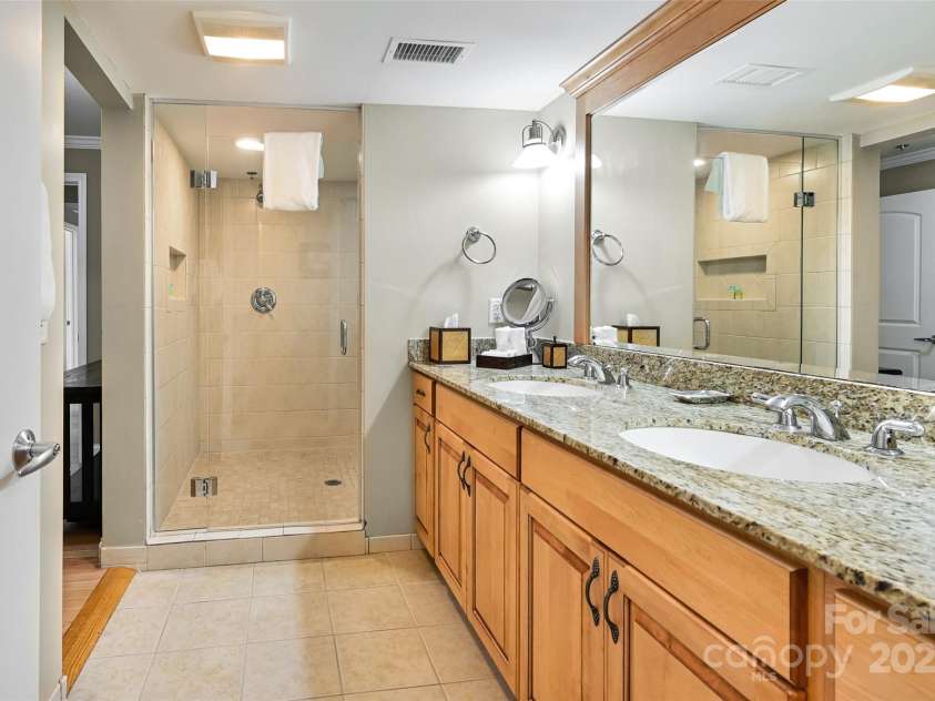 202 Bowling Park Road, Asheville, NC 28803.  MLS# CAR4275657, YatesRealty ID 22491. Primary Bathroom