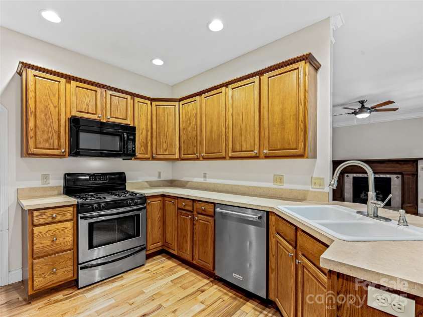 12 Whitleigh Court, Arden, NC 28704.  MLS# CAR4275811, YatesRealty ID 22492. Open Kitchen