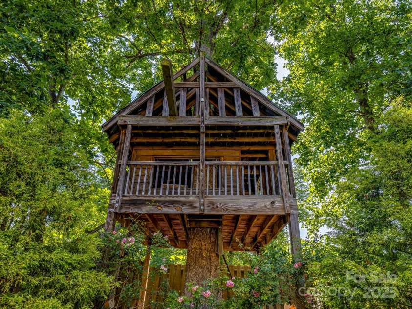 12 Whitleigh Court, Arden, NC 28704.  MLS# CAR4275811, YatesRealty ID 22492. Treehouse