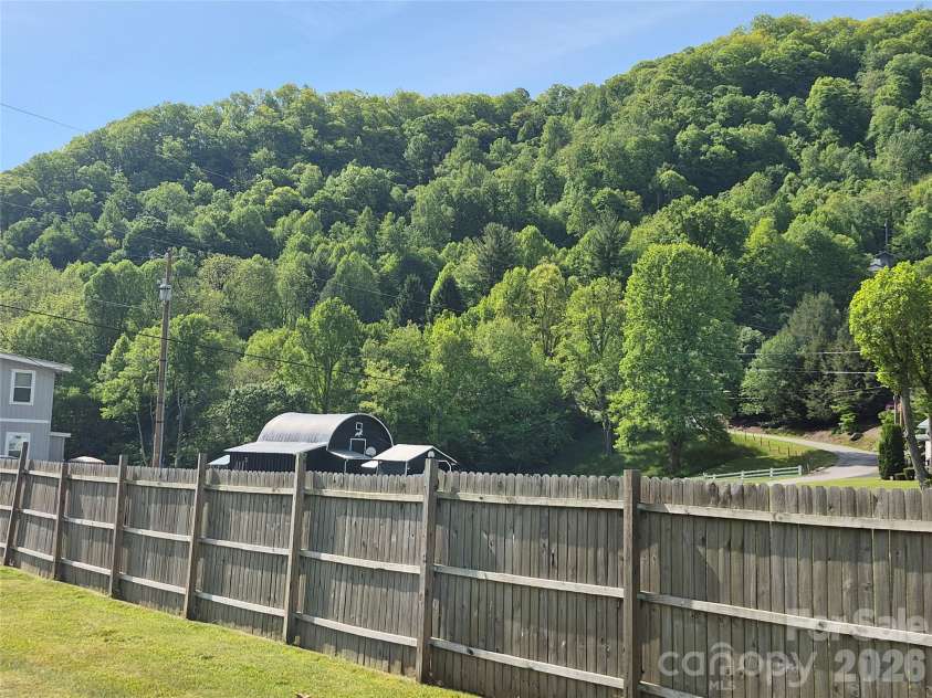 5 Gibson Drive, Maggie Valley, NC 28751.  MLS# CAR4379068, YatesRealty ID 22492. 