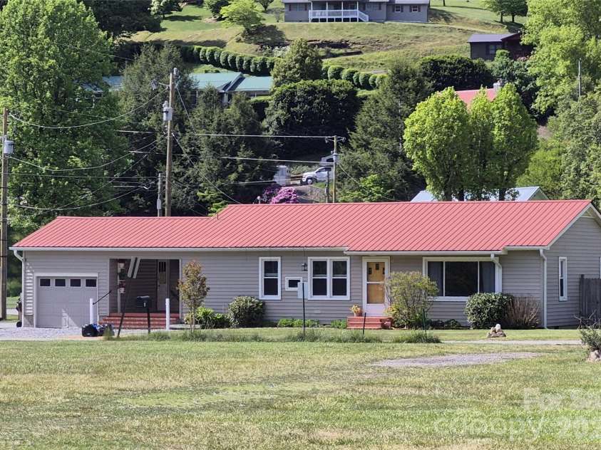 5 Gibson Drive, Maggie Valley, NC 28751.  MLS# CAR4379068, YatesRealty ID 22492. Front View