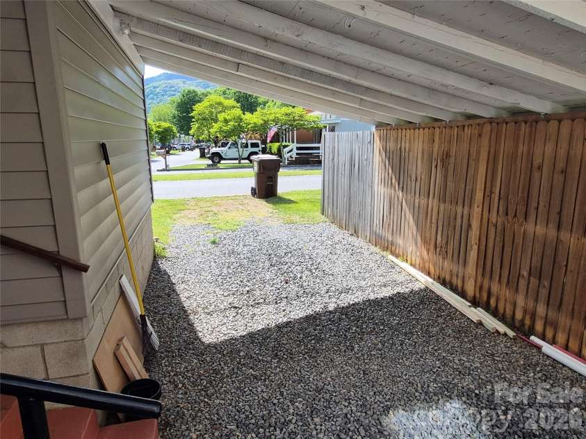 5 Gibson Drive, Maggie Valley, NC 28751.  MLS# CAR4379068, YatesRealty ID 22492. Garage