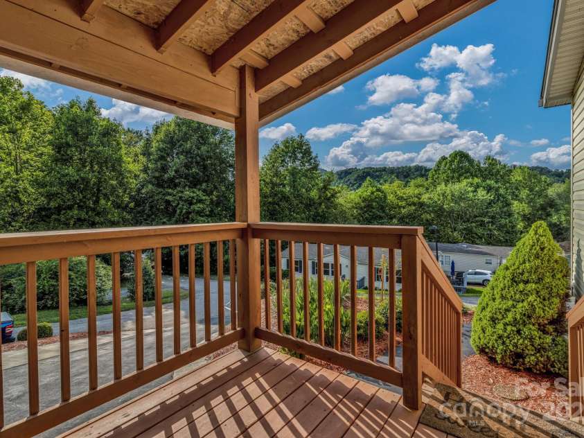 102 Hazy Day Road, Swannanoa, NC 28778.  MLS# CAR4275819, YatesRealty ID 22493. 