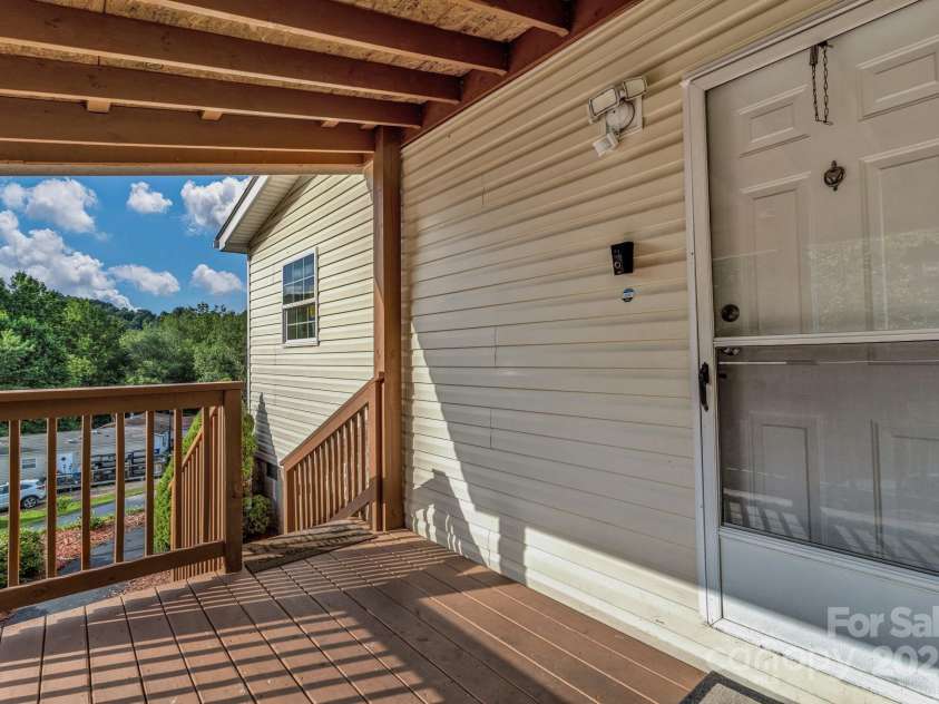 102 Hazy Day Road, Swannanoa, NC 28778.  MLS# CAR4275819, YatesRealty ID 22493. 