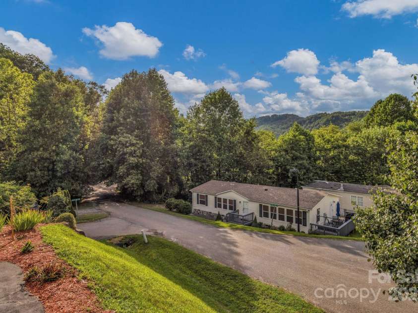 102 Hazy Day Road, Swannanoa, NC 28778.  MLS# CAR4275819, YatesRealty ID 22493. 