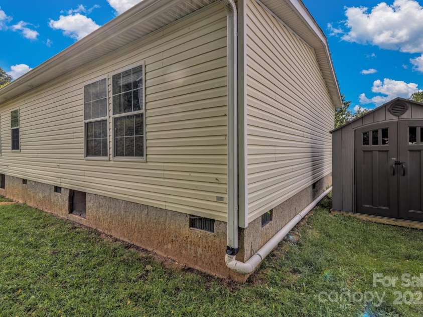 102 Hazy Day Road, Swannanoa, NC 28778.  MLS# CAR4275819, YatesRealty ID 22493. 