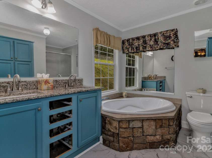 102 Hazy Day Road, Swannanoa, NC 28778.  MLS# CAR4275819, YatesRealty ID 22493. 