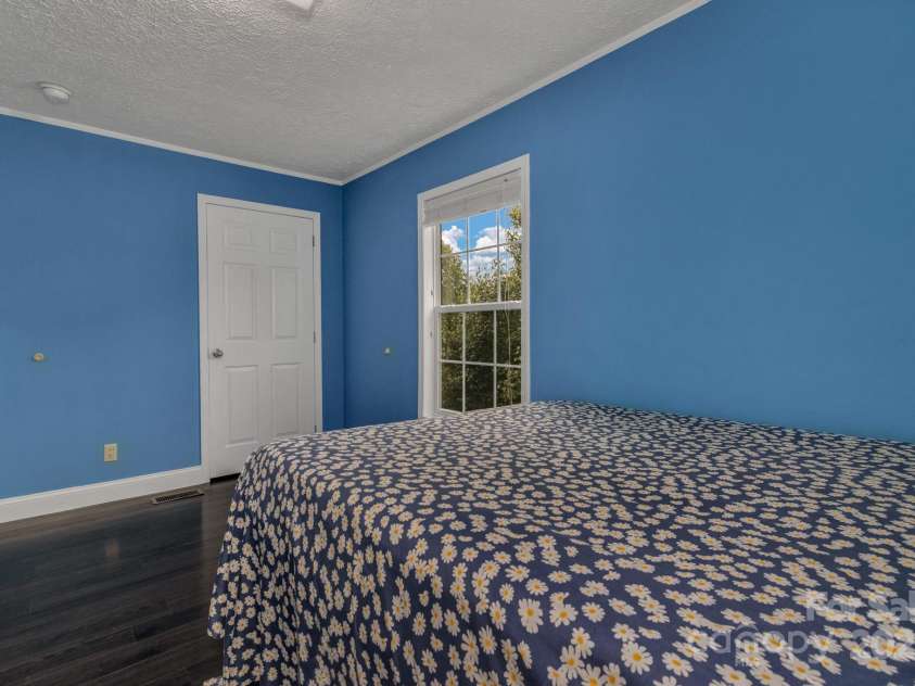 102 Hazy Day Road, Swannanoa, NC 28778.  MLS# CAR4275819, YatesRealty ID 22493. 