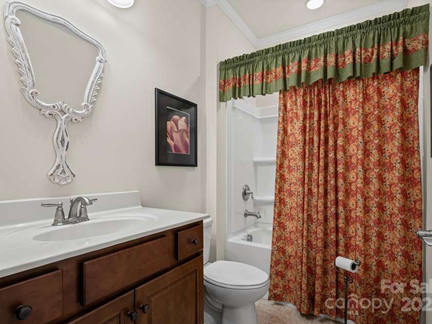 673 Birchway Drive, Fort Mill, SC 29715.  MLS# CAR4313629, YatesRealty ID 22493. 2nd Bath.