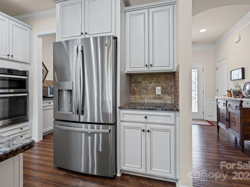 673 Birchway Drive, Fort Mill, SC 29715.  MLS# CAR4313629, YatesRealty ID 22493. Coffee nook.  Refrigerator included.