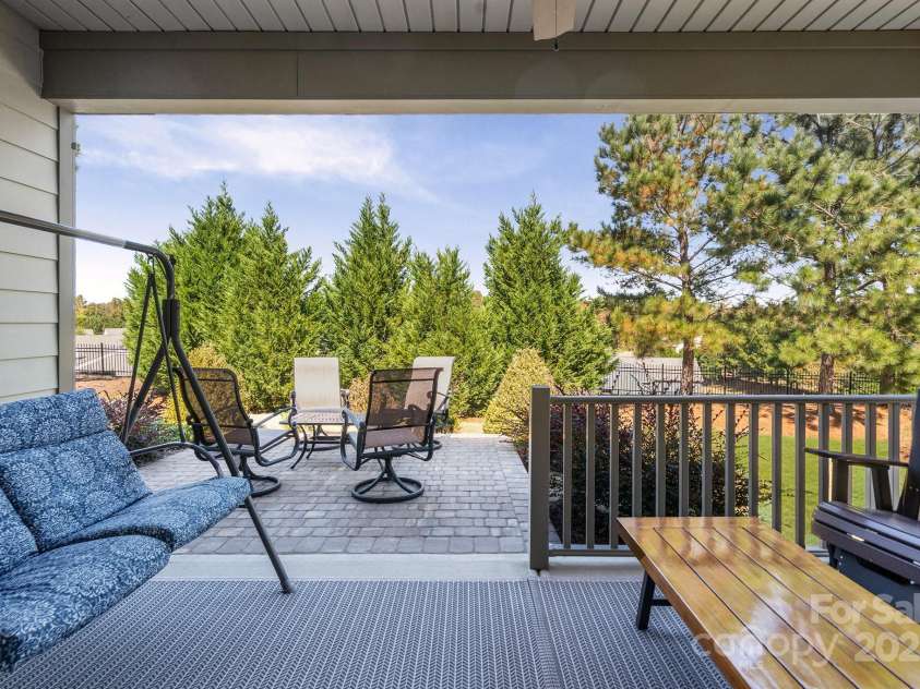 673 Birchway Drive, Fort Mill, SC 29715.  MLS# CAR4313629, YatesRealty ID 22493. Covered Lanai. Paver Patio. Private back yard.