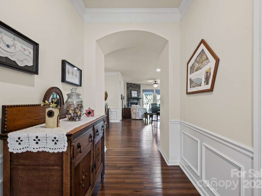 673 Birchway Drive, Fort Mill, SC 29715.  MLS# CAR4313629, YatesRealty ID 22493. Front hallway.