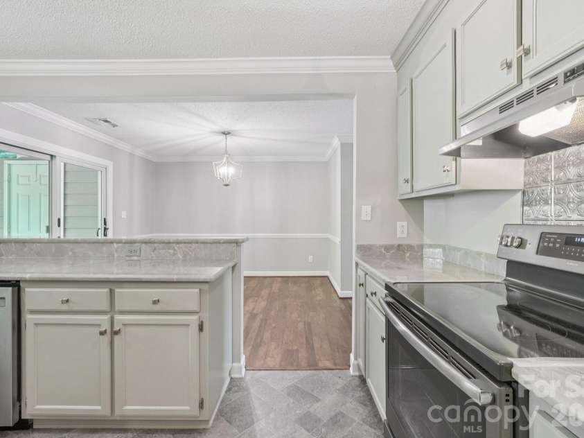 1741 Robinwood Road, Gastonia, NC 28054.  MLS# CAR4325004, YatesRealty ID 22494. 