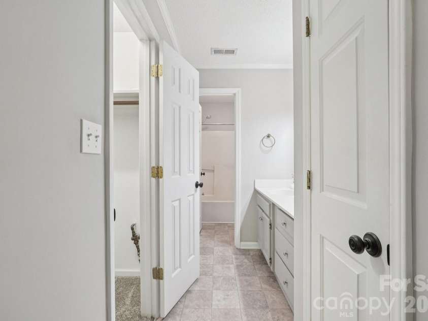1741 Robinwood Road, Gastonia, NC 28054.  MLS# CAR4325004, YatesRealty ID 22494. 
