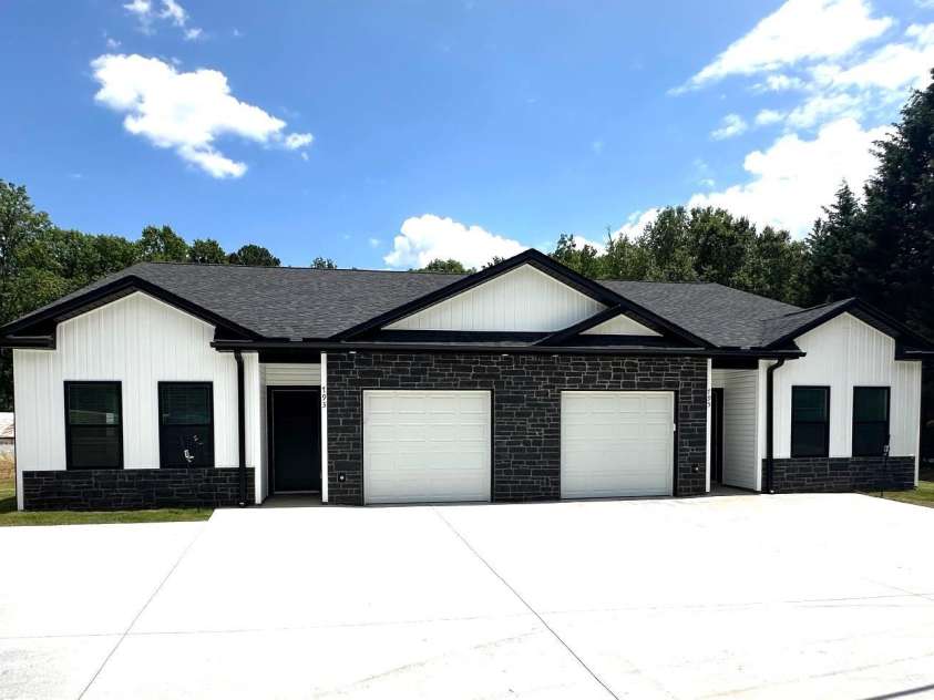 795 Lyman Road, Inman, SC 29349.  MLS# CAR4275883, YatesRealty ID 22494. 