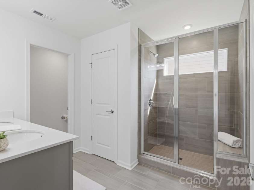 11126 Glasden Road, Charlotte, NC 28278.  MLS# CAR4393781, YatesRealty ID 22495. 