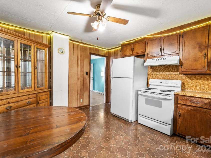 3325 Deerbrook Road, Lenoir, NC 28645.  MLS# CAR4270737, YatesRealty ID 22495. 