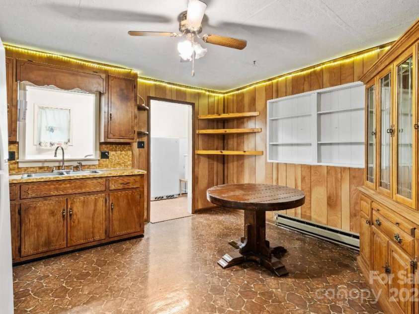 3325 Deerbrook Road, Lenoir, NC 28645.  MLS# CAR4270737, YatesRealty ID 22495. 