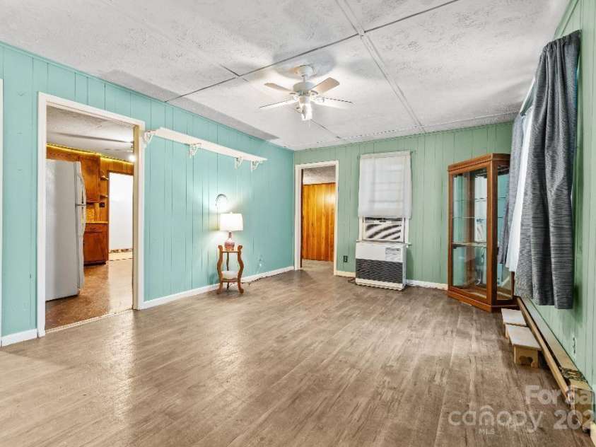 3325 Deerbrook Road, Lenoir, NC 28645.  MLS# CAR4270737, YatesRealty ID 22495. 