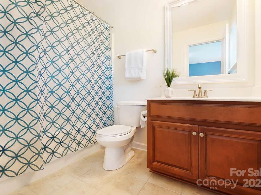 4009 Oxford Mill Road, Waxhaw, NC 28173.  MLS# CAR4267673, YatesRealty ID 22496. 3rd Bath