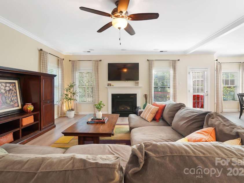 4009 Oxford Mill Road, Waxhaw, NC 28173.  MLS# CAR4267673, YatesRealty ID 22496. 