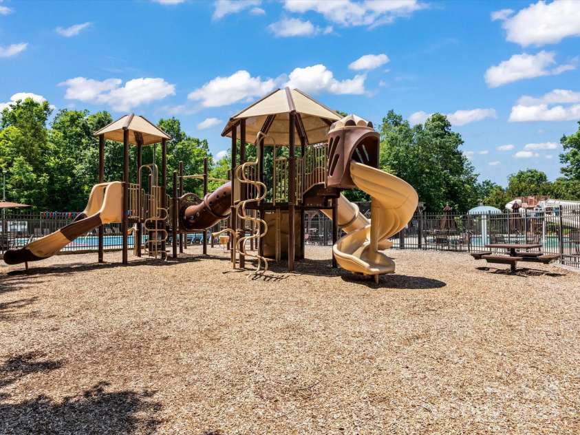 4009 Oxford Mill Road, Waxhaw, NC 28173.  MLS# CAR4267673, YatesRealty ID 22496. 