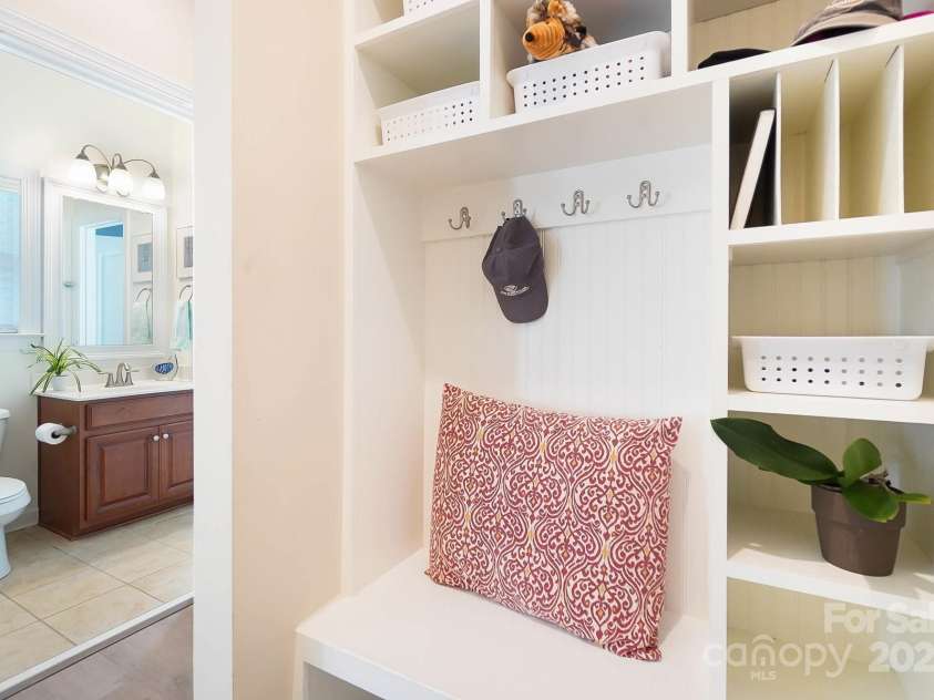 4009 Oxford Mill Road, Waxhaw, NC 28173.  MLS# CAR4267673, YatesRealty ID 22496. Drop Zone