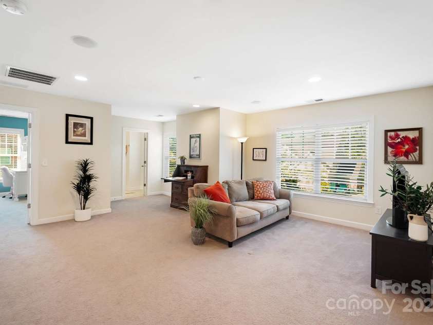 4009 Oxford Mill Road, Waxhaw, NC 28173.  MLS# CAR4267673, YatesRealty ID 22496. Huge Bonus/Loft on upper floor