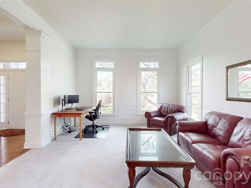 5423 Piper Glen Drive, Charlotte, NC 28277.  MLS# CAR4356760, YatesRealty ID 22496. 