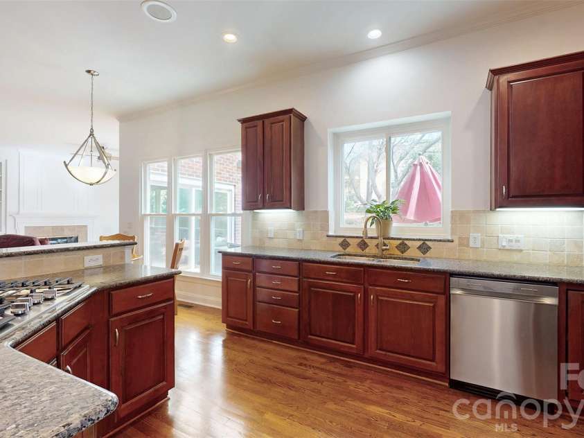 5423 Piper Glen Drive, Charlotte, NC 28277.  MLS# CAR4356760, YatesRealty ID 22496. 