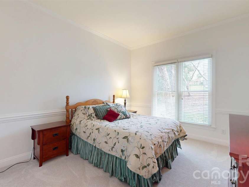 5423 Piper Glen Drive, Charlotte, NC 28277.  MLS# CAR4356760, YatesRealty ID 22496. 