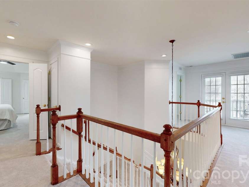 5423 Piper Glen Drive, Charlotte, NC 28277.  MLS# CAR4356760, YatesRealty ID 22496. 