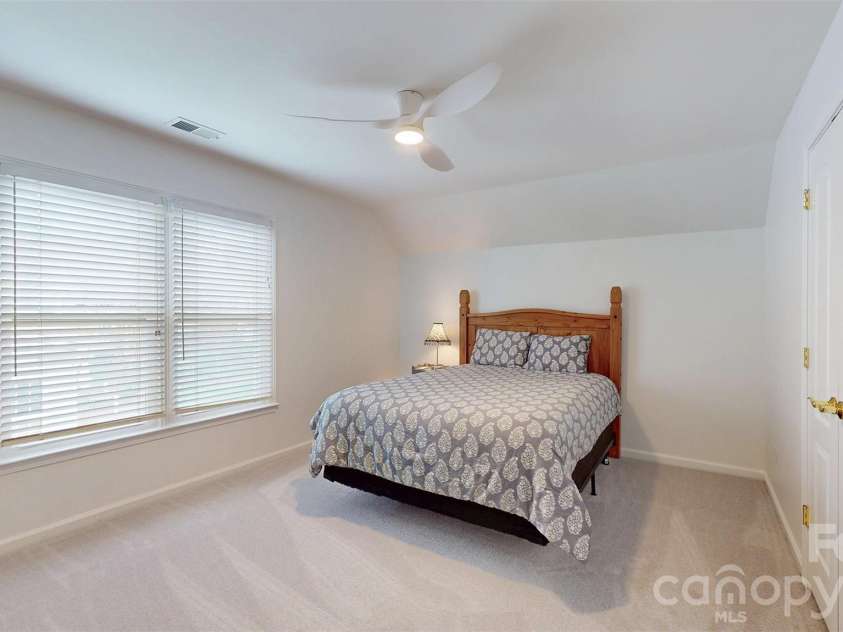 5423 Piper Glen Drive, Charlotte, NC 28277.  MLS# CAR4356760, YatesRealty ID 22496. 