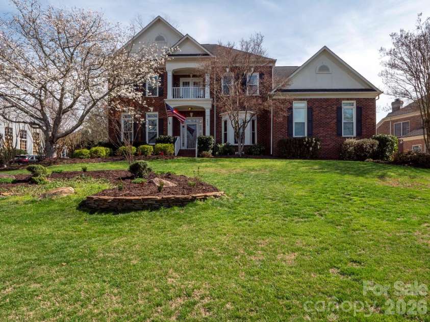 5423 Piper Glen Drive, Charlotte, NC 28277.  MLS# CAR4356760, YatesRealty ID 22496. 