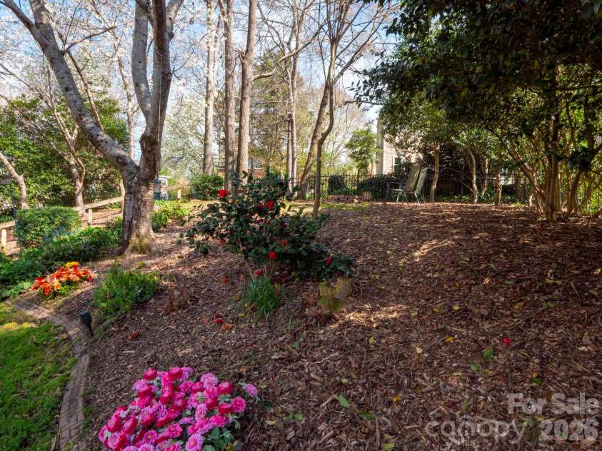 5423 Piper Glen Drive, Charlotte, NC 28277.  MLS# CAR4356760, YatesRealty ID 22496. 