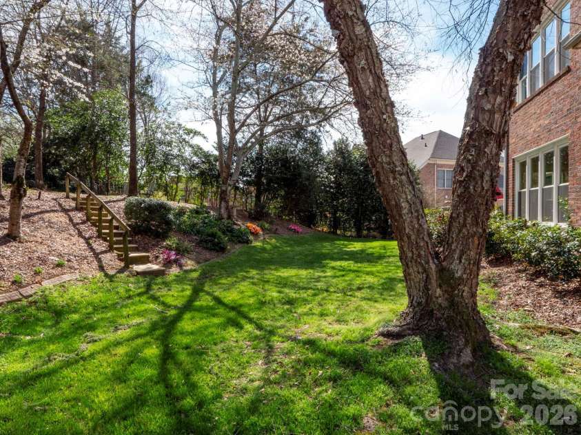 5423 Piper Glen Drive, Charlotte, NC 28277.  MLS# CAR4356760, YatesRealty ID 22496. 