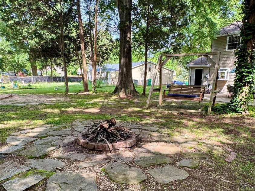 11718 Battery Place, Charlotte, NC 28273.  MLS# CAR4258299, YatesRealty ID 22497. Backyard Firepit Area