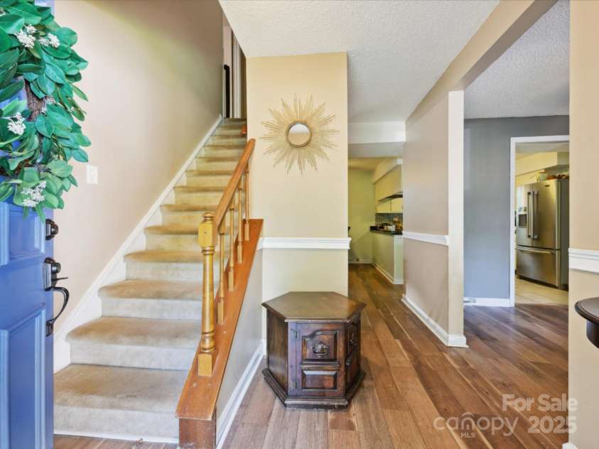 11718 Battery Place, Charlotte, NC 28273.  MLS# CAR4258299, YatesRealty ID 22497. Front Foyer