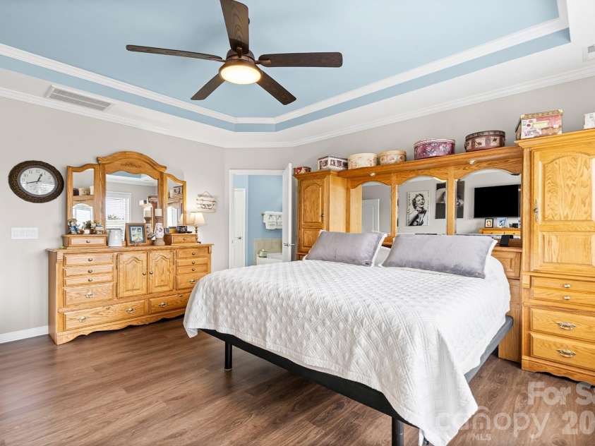 685 Birchway Drive, Fort Mill, SC 29715.  MLS# CAR4356947, YatesRealty ID 22497. Primary BR / ceiling fan / tray ceiling