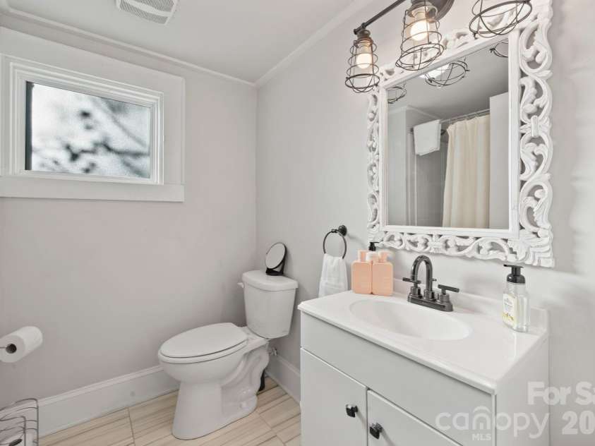 3720 Tuckaseegee Road, Charlotte, NC 28208.  MLS# CAR4356848, YatesRealty ID 22498. Basement:  Full Bathroom. 