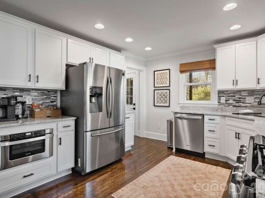 3720 Tuckaseegee Road, Charlotte, NC 28208.  MLS# CAR4356848, YatesRealty ID 22498. Newer kitchen appliances. 