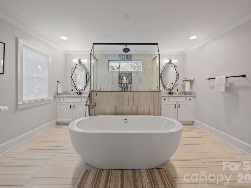 3720 Tuckaseegee Road, Charlotte, NC 28208.  MLS# CAR4356848, YatesRealty ID 22498. Showstopping bathroom! 