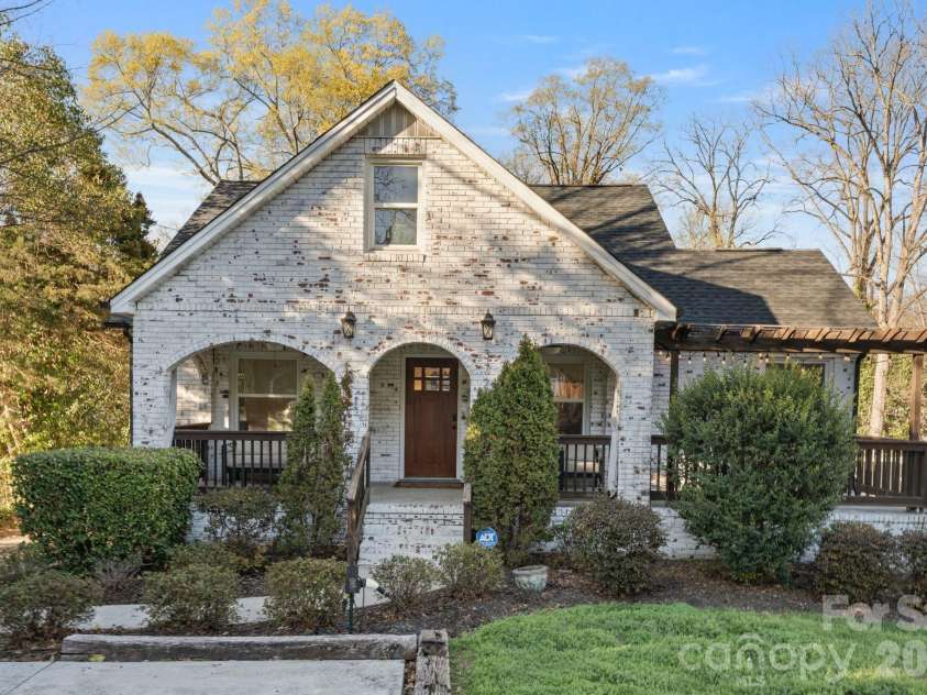 3720 Tuckaseegee Road, Charlotte, NC 28208.  MLS# CAR4356848, YatesRealty ID 22498. Welcome Home!