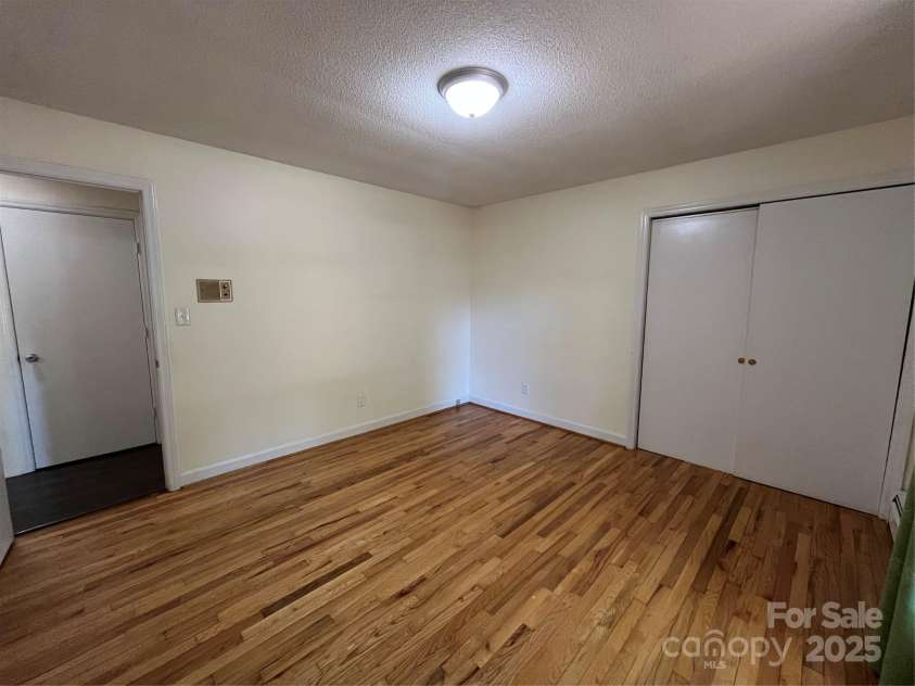 511 Evelyn Avenue, Kannapolis, NC 28083.  MLS# CAR4260364, YatesRealty ID 22498. 