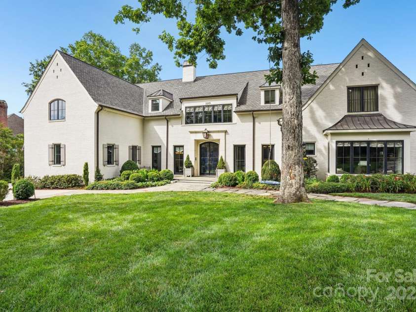 2215 Cortelyou Road, Charlotte, NC 28211.  MLS# CAR4266760, YatesRealty ID 22499. 