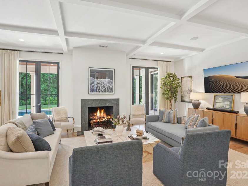 2215 Cortelyou Road, Charlotte, NC 28211.  MLS# CAR4266760, YatesRealty ID 22499. 