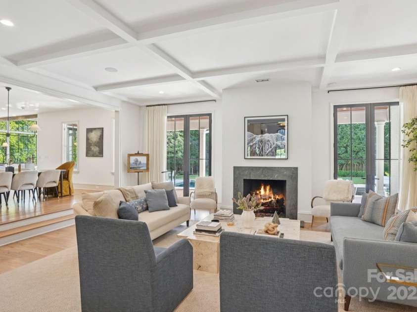 2215 Cortelyou Road, Charlotte, NC 28211.  MLS# CAR4266760, YatesRealty ID 22499. 