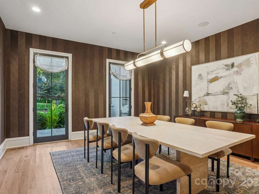 2215 Cortelyou Road, Charlotte, NC 28211.  MLS# CAR4266760, YatesRealty ID 22499. 
