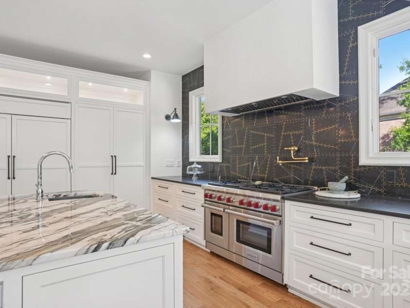 2215 Cortelyou Road, Charlotte, NC 28211.  MLS# CAR4266760, YatesRealty ID 22499. 