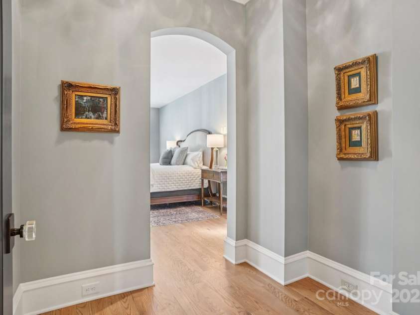 2215 Cortelyou Road, Charlotte, NC 28211.  MLS# CAR4266760, YatesRealty ID 22499. 